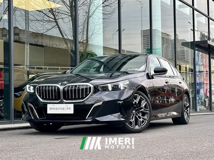BMW 5 Series 530Li Exclusive M Sports Package - автомобиль из Китая
