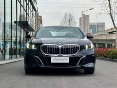 BMW 5 Series 530Li Exclusive M Sports Package - фото 2