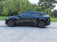 Tesla Model Y rear-wheel drive version - фото 7