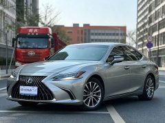 Lexus ES 2022 300h Luxury Edition - фото 1