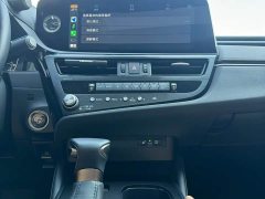 Lexus ES 2022 300h Luxury Edition - фото 8
