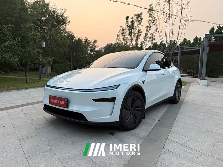 Tesla Model Y rear-wheel drive version