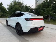 Tesla Model Y rear-wheel drive version - фото 6
