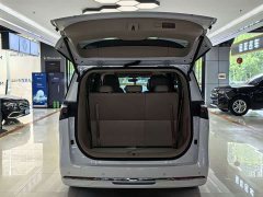 Buick GL8 Land Business Class First Edition - фото 10
