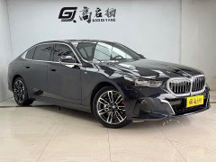 BMW 5 Series 530Li Leading M Sports Package - фото 3