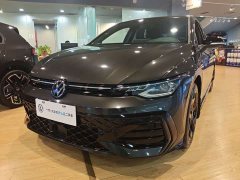 Volkswagen Golf 300TSI R-Line - фото 1