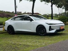 Changan UNI-V 1.5T Deluxe Version - фото 2
