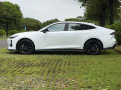 Changan UNI-V 1.5T Deluxe Version - фото 4