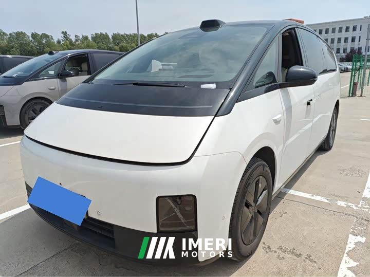 Li Auto Ideal MEGA Ultra - автомобиль из Китая