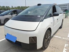 Li Auto Ideal MEGA Ultra - фото 1