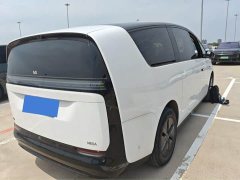 Li Auto Ideal MEGA Ultra - фото 4