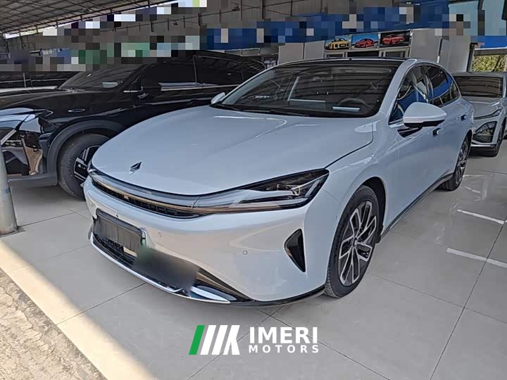 Baojun Xiangjing plug-in hybrid 140km luxury version - автомобиль из Китая