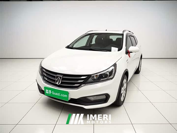 Baojun 310W 2017 1.5L Manual Comfort China VI - автомобиль из Китая
