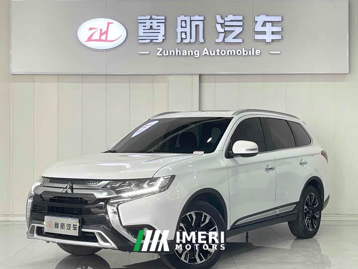 Outlander 2020 2.4L four-wheel drive exclusive version, 5 seats - автомобиль из Китая