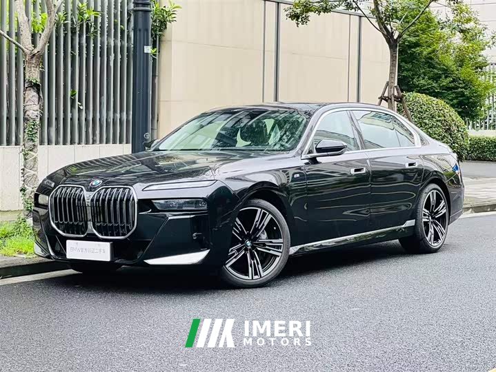 BMW 7 740Li Version M - автомобиль из Китая