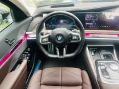 BMW 7 740Li Version M - фото 11