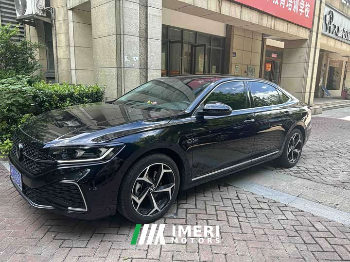 Volkswagen Passat 330TSI Elite Edition