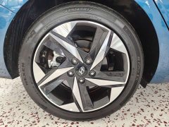 Hyundai Elantra 2022 1.5L CVT LUX Premium Edition - фото 18