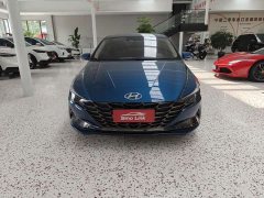 Hyundai Elantra 2022 1.5L CVT LUX Premium Edition - фото 2