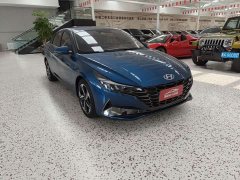 Hyundai Elantra 2022 1.5L CVT LUX Premium Edition - фото 3