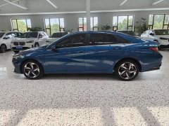 Hyundai Elantra 2022 1.5L CVT LUX Premium Edition - фото 4