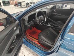 Hyundai Elantra 2022 1.5L CVT LUX Premium Edition - фото 5