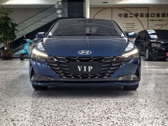 Hyundai Elantra 1.5L CVT LUX Premium Edition - фото 2