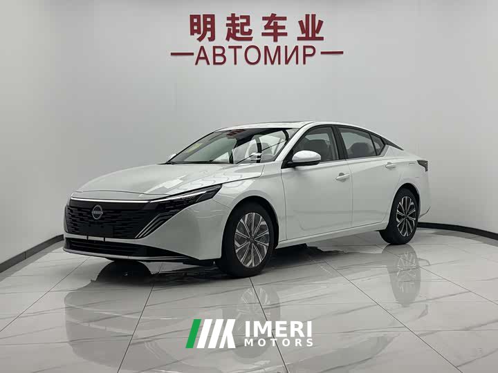 Nissan Teana Hongmeng Cockpit 2.0L Super Comfort Edition - автомобиль из Китая
