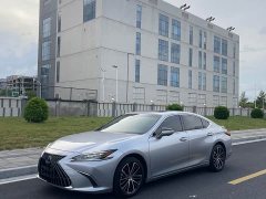 Lexus ES 300h Edition - фото 1