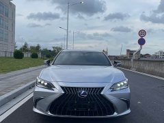 Lexus ES 300h Edition - фото 3