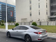 Lexus ES 300h Edition - фото 7