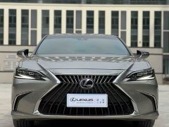 Lexus ES 300h Edition - фото 2