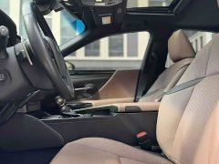 Lexus ES 300h Edition - фото 4