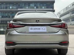 Lexus ES 300h Edition - фото 8
