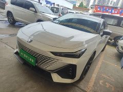 Changan UNI-V 1.5T premium - фото 1