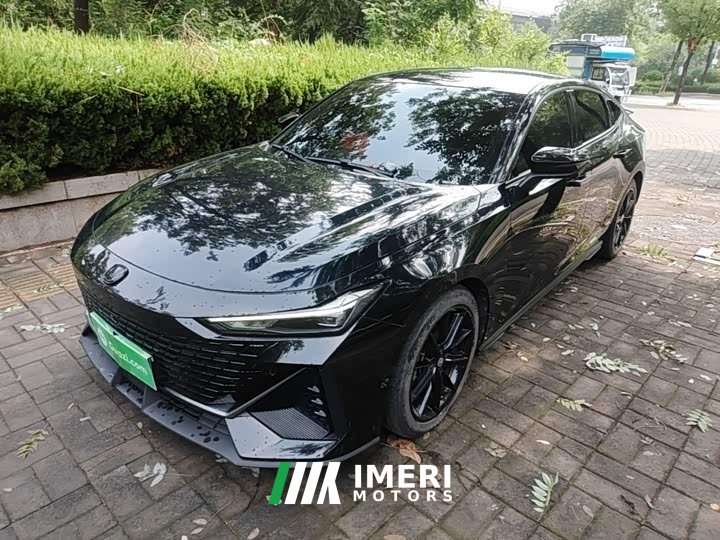 Changan UNI-V 2022 1.5T premium - автомобиль из Китая