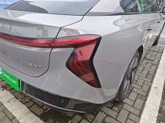 Hongqi EH7 640 four-wheel drive smart version - фото 8