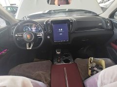 Hongqi HS3 PHEV 125km, 2 million units commemorative edition - фото 10