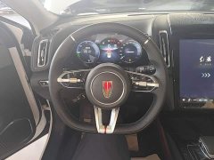 Hongqi HS3 PHEV 125km, 2 million units commemorative edition - фото 11