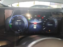 Hongqi HS3 PHEV 125km, 2 million units commemorative edition - фото 12