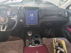Hongqi HS3 PHEV 125km, 2 million units commemorative edition - фото 13