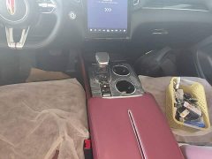 Hongqi HS3 PHEV 125km, 2 million units commemorative edition - фото 14