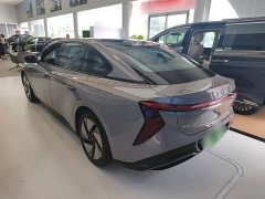 Hongqi EH7 640 four-wheel drive smart version - фото 5