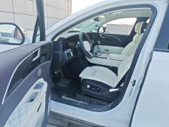Hongqi E-HS9 660km flag collar version four seats - фото 16