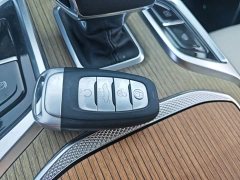 Hongqi E-HS9 660km flag collar version four seats - фото 9