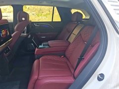 Hongqi E-HS9 660km flag collar version four seats - фото 17