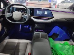 Hongqi EH7 760 Pro four-wheel drive version - фото 10