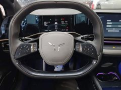 Hongqi EH7 760 Pro four-wheel drive version - фото 11