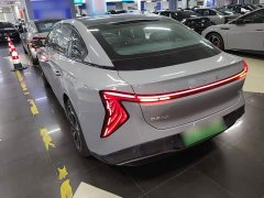 Hongqi EH7 760 Pro four-wheel drive version - фото 5