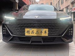 Changan UNI-V 1.5T premium - фото 1